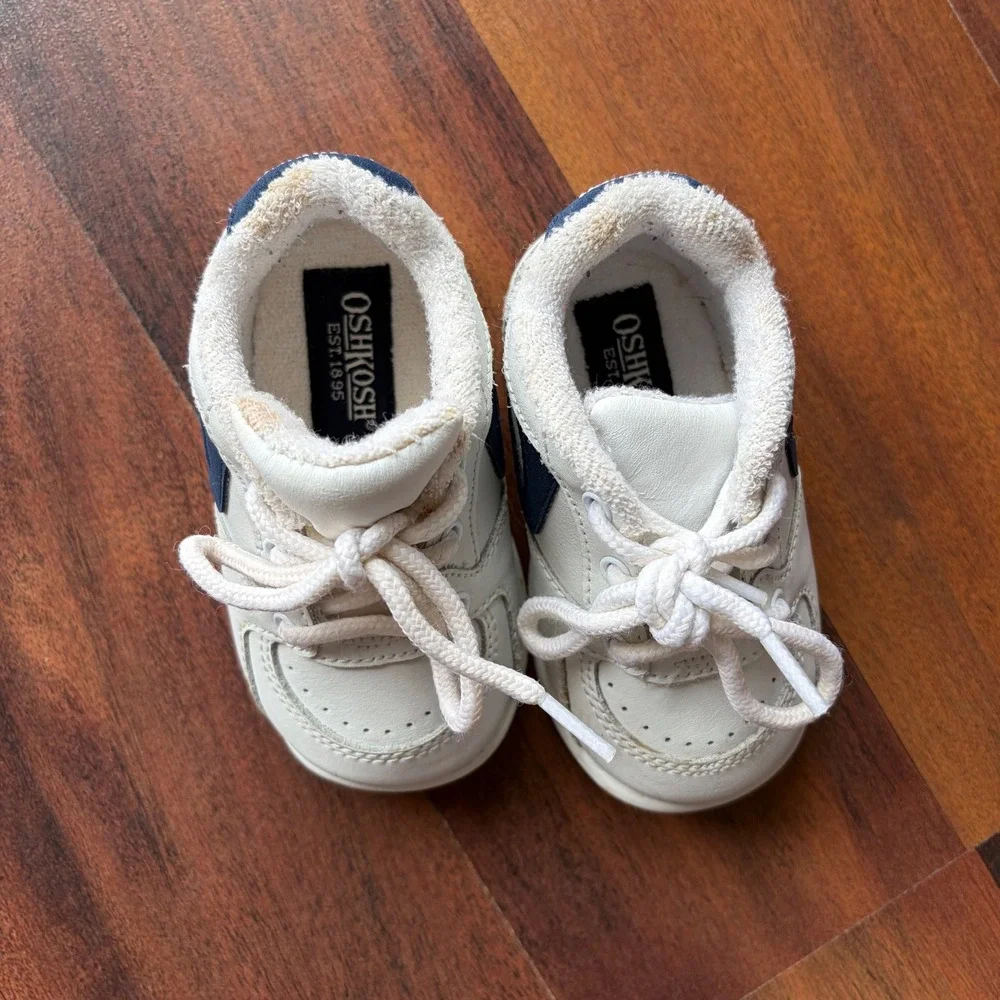 OshKosh Bgosh Lil Orbit White Navy Leather Sneakers Infant Size 2.5 402402 2004‎